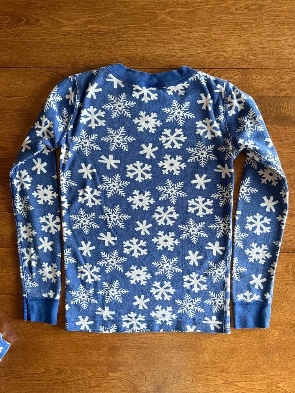 Hanna Andersson blue snowflake pajamas 130
